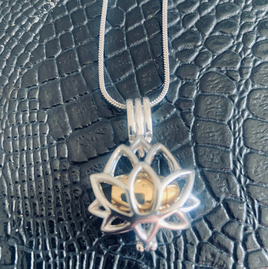 Lovely Flower Locket